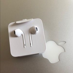 Apple EarPods for iPhone 7, 8, X (with connector)